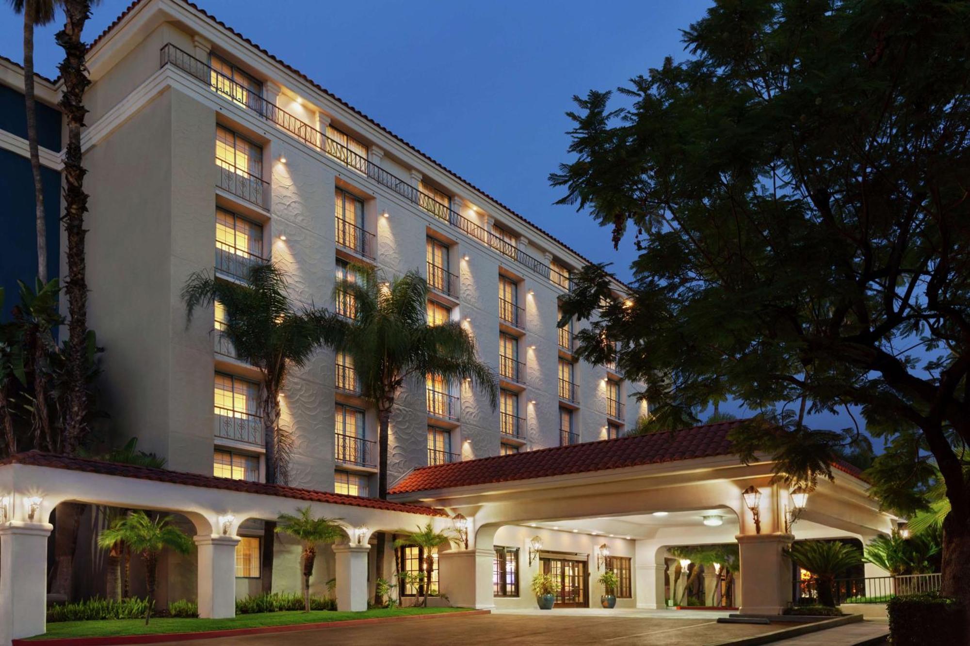 Embassy Suites By Hilton Arcadia-Pasadena Area Esterno foto