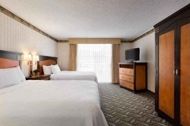 Embassy Suites By Hilton Arcadia-Pasadena Area Esterno foto